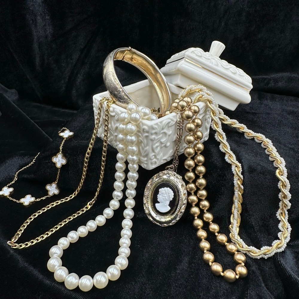 Vintage Costume Jewelry Bundle Trifari Lenox Carved Ivy Box Cameo Pearl Gold Lot